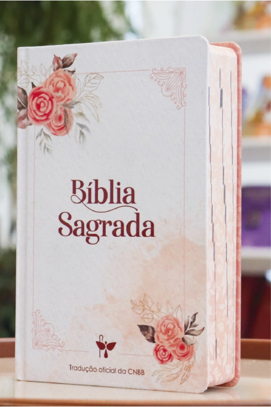 Produto B&iacute;blia Sagrada Tradu&ccedil;&atilde;o Oficial da CNBB - Capa Salm&atilde;o - Feminina - 6&ordf; Edi&ccedil;&atilde;o